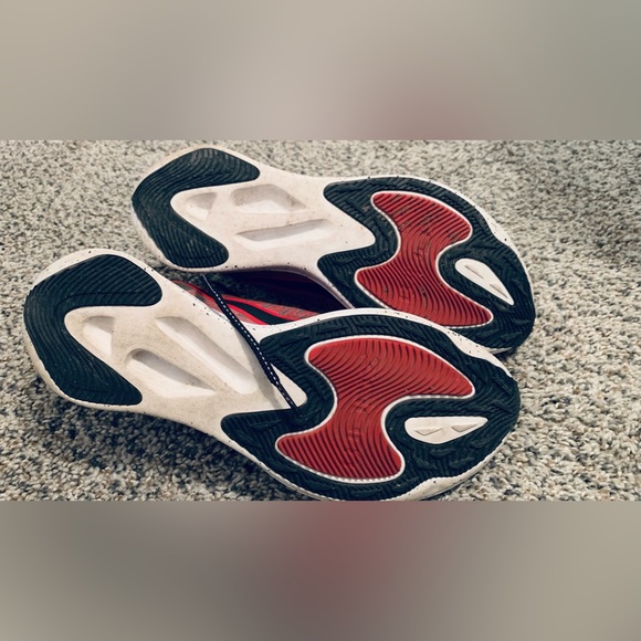 Nike - Zoom Gravity - 10.5 - Running - Picture 2 of 5